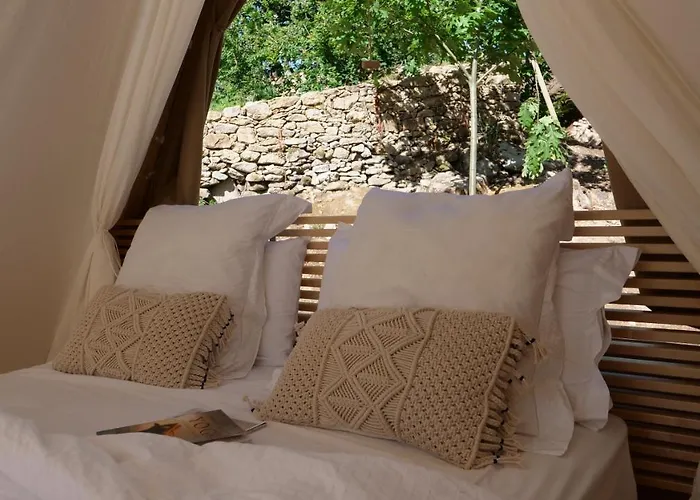 Amaraxe Ecoglamping Luxe tent