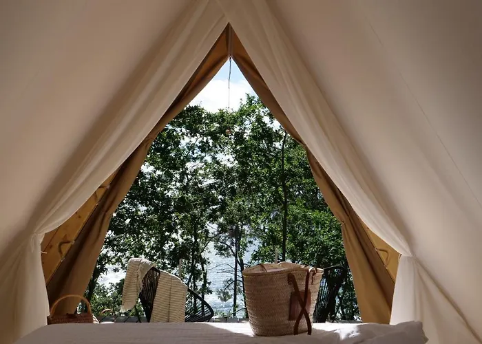 Amaraxe Ecoglamping Luxe tent